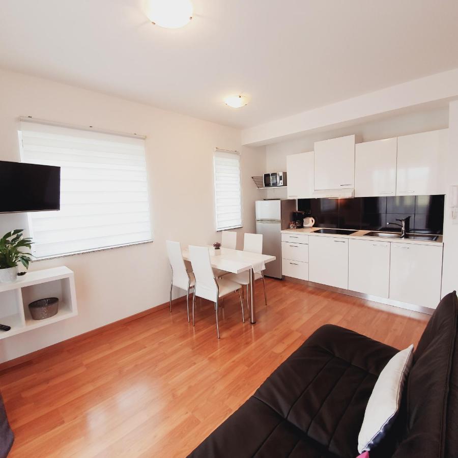 Apartments Marti Муртер Екстер'єр фото